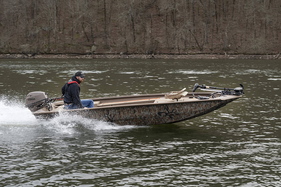 HD16DB-03-low - Xpress Boats